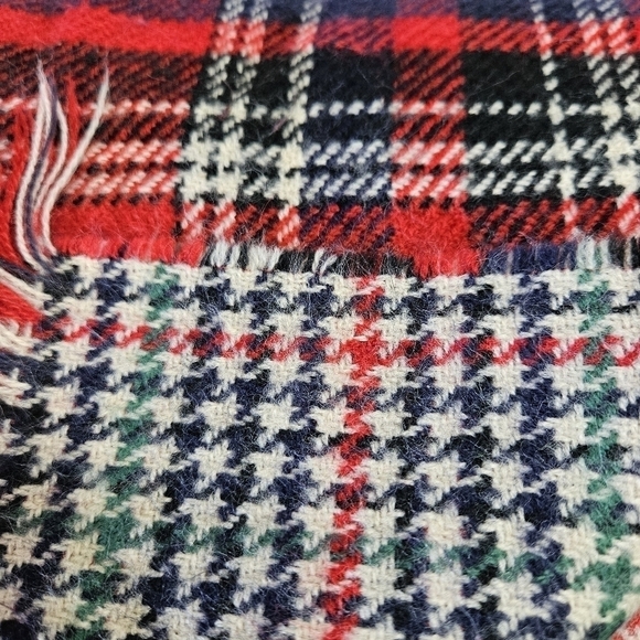 NEW Mud Pie Oversized Reversible Red & White Plaid & Hounds Tooth Scarf Shawl - Picture 3 of 6